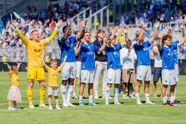 The SV Darmstadt 98 team in front of their home fans after the final whistle; from left: Marcel Schuhen (SV Darmstadt 98, 01), Patric Pfeiffer (SV Darmstadt 98, 06), Lance Duijvestijn (SV Darmstadt 98, 41), Matej Maglica (SV Darmstadt 98, 05), Noah Weisshaupt (SV Darmstadt 98, 07), Merveille Papela (SV Darmstadt 98, 21), Fynn Luca Lakenmacher (SV Darmstadt 98, 19), Manolo Merx SV Darmstadt 98, 48, GER, SV Darmstadt 98 vs. Holstein Kiel, Soccer, 2. Bundesliga, Matchday 1, 2026–2027 Season, August 8, 2026, DFL regulations prohibit any use of photographs as image sequences and or quasi-video, GER, SV Darmstadt 98 vs. Holstein Kiel, Soccer, 2. Bundesliga, Matchday 1, 2026–2027 season, August 8, 2026, Darmstadt Copyright: xEibner-Pressefoto J-NxGroemlingx EP_JGG
