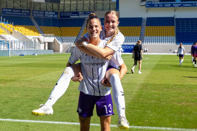 Women s Bundesliga 2: FC Carl Zeiss Jena vs. SGS Essen, Jena, August 8, 2026; Vanessza Nagy 13, SGS Essen; Lany Mia Bäcker 26, SGS Essen; Women s Bundesliga 2: FC Carl Zeiss Jena vs. SGS Essen, ad hoc arena at Ernst Abbe Sportfeld, August 8, 2026 Copyright: xBEAUTIFULxSPORTS Duehringx