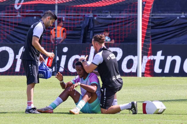 Namrud Embaye of Würzburger Kickers, No. 6, receives treatment for a head injury following a collision but is able to continue playing in the match between FC Ingolstadt 04 and Würzburger Kickers on August 8, 2026, DFB regulations prohibit any use of photographs as image sequences and or quasi-video. GER, Soccer, 3. Liga, Matchday 1, FC Ingolstadt 04 vs. Würzburger Kickers, August 8, 2026, Audi Sportpark Ingolstadt Copyright: xEibner-Pressefoto OliverxSTRISCHx EP-OSH