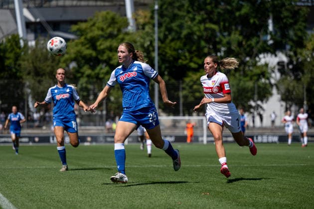 August 8, 2026, GER, Soccer, Women s, Friendly, 2026–2027 Season, VfB Stuttgart vs. TSG 1899 Hoffenheim: Jonna van de Velde (Hoffenheim, age 25) in a tackle with Daphina Redzepi (VfB Stuttgart, No. 07), Stuttgart, Robert Schlienz Stadium, Baden-Württemberg, Germany Copyright: xNordphoto Memmlerx