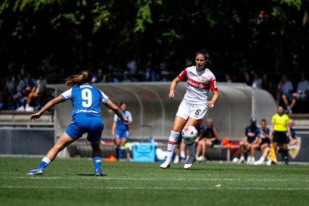 August 8, 2026, GER, Soccer, Women s, Friendly, 2026–2027 Season, VfB Stuttgart vs. TSG 1899 Hoffenheim; Chantal Hagel (VfB Stuttgart), No. 6 with the ball, next to her Marie Steiner (Hoffenheim), No. 9; Stuttgart, Robert Schlienz Stadium, Baden-Württemberg, Germany Copyright: xNordphoto Memmlerx
