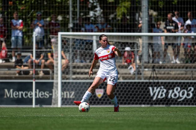 August 8, 2026, GER, Soccer, Women s, Friendly, 2026–2027 Season, VfB Stuttgart vs. TSG 1899 Hoffenheim, Adriana Achinska (VfB Stuttgart), 22 on the ball, Stuttgart, Robert Schlienz Stadium, Baden-Württemberg, Germany Copyright: xNordphoto Memmlerx