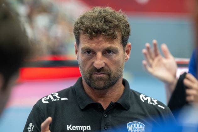 HANDBALL - ALPLA Sommercup HARD,AUSTRIA,08.AUG.26 - HANDBALL - ALPLA Sommercup, third place match, HC Hard vs TBV Lemgo Lippe. Image shows head coach Florian Kehrmann (Lemgo).  GEPAxpictures xOliverxLerch
