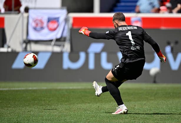 Goalkeeper Frank Feller 1 FC Heidenheim 1846 FCH 01 Action 1 FC Heidenheim 1846 FCH vs. VfL Osnabrück August 8, 2026 DFL regulations prohibit any use of photographs as images SEQUENCES AND OR QUASI-VIDEO 1 FC Heidenheim 1846 FCH vs. VfL Osnabrück
