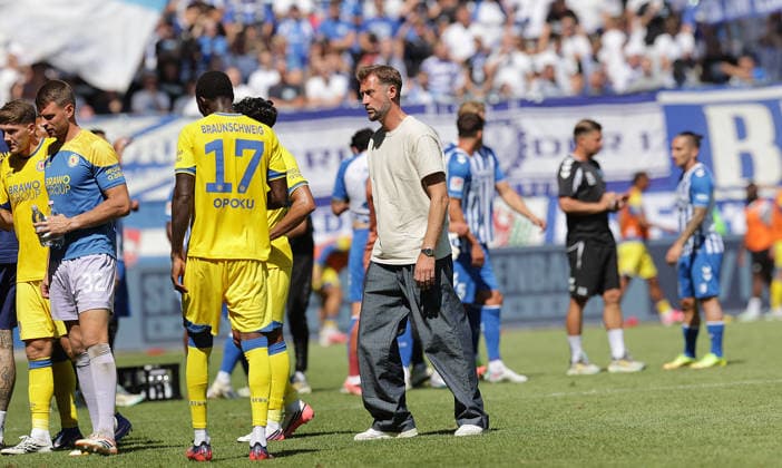 Head Coach Lars Kornetka of Eintracht Braunschweig is satisfied with his team. Soccer, Men s, 2026–2027 Season, 2. Bundesliga, Avnet Arena, Matchday 1, 1 FC Magdeburg vs. Eintracht Braunschweig, 1–6 DFL regulations prohibit any use of photographs as image sequences and or quasi-video