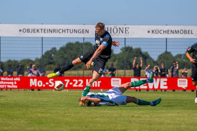 Friendly Match: Werder Bremen vs. SC Paderborn 07, August 8, 2026: Steffen Tigges (SC Paderborn 07), 27, Oskar Wojcik (Werder Bremen), 3. Friendly match: Werder Bremen vs. SC Paderborn 07 on August 8, 2026, at Oyther Berg Stadium in Vechta, Germany, Copyright: xBEAUTIFULxSPORTS Neddermannx