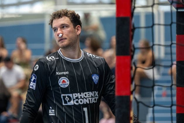 HANDBALL - ALPLA Sommercup HARD,AUSTRIA,08.AUG.26 - HANDBALL - ALPLA Sommercup, third place match, HC Hard vs TBV Lemgo Lippe. Image shows Constantin Moestl (Lemgo). Keywords: injury.  GEPAxpictures xOliverxLerch