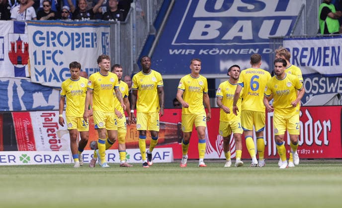 Celebrating Braunschweig Soccer, Men s Team, 2026–2027 Season, 2. Bundesliga, Avnet Arena, Matchday 1, 1 FC Magdeburg vs. Eintracht Braunschweig, 1:6. DFL regulations prohibit any use of photographs as image sequences and or quasi-video.