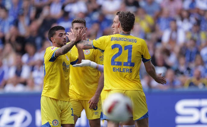 Goal by Samuele di Benedetto, Eintracht Braunschweig Soccer, Men s, 2026–2027 Season, 2. Bundesliga, Avnet Arena, Matchday 1, 1 FC Magdeburg vs. Eintracht Braunschweig, 1–6 DFL REGULATIONS PROHIBIT ANY USE OF PHOTOGRAPHS AS IMAGE SEQUENCES AND OR QUASI-VIDEO
