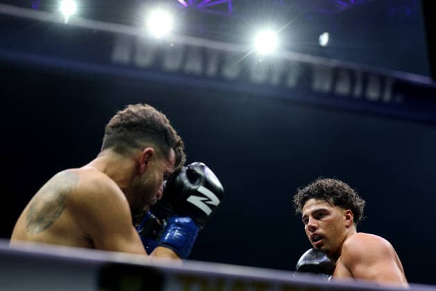 Zuffa Boxing 10, 3Arena, Dublin 8 8 2026 Juan Manuel Moriel and Patrick O™Connor Juan Manuel Moriel and Patrick O™Connor 8 8 2026  Copyright: xx NE1L1411