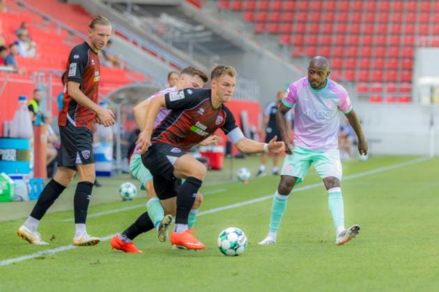 Ingolstadt, Germany, August 8, 2026, 3rd League 2026–2027, Matchday 1: FC Ingolstadt 04 vs. FC Würzburger Kickers. Pictured with the ball: Simon Lorenz. FCI prevails in a one-on-one battle. DFB and DFL regulations prohibit any use of photographs as image sequences and or quasi-video. Audi Sportpark Bayern Copyright: xFotostandx xSchäferx