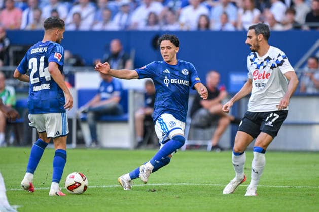 August 8, 2026, Soccer, 2026–2027 season, Friendly match, FC Schalke 04 vs. Atalanta Bergamo, Adil Aouchiche (FC Schalke 04), Soufiane El Faouzi (FC Schalke 04), Davide Zappacosta (Atalanta Bergamo) xRHR PHOTO YYx Copyright: KROEGER RHR-FOTOx RHR-FOTO YY