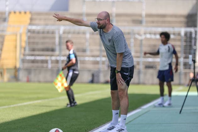 August 8, 2026, Men s, Soccer, 2026–2027 season, Bavarian Regional League, Matchday 3: FC Bayern Munich II vs. FC Schweinfurt 05; Coach Jan Gernlein of FC Schweinfurt 05 standing on the sideline giving instructions; single frame; Munich, Municipal Stadium an der Grü, Bavaria, Germany
