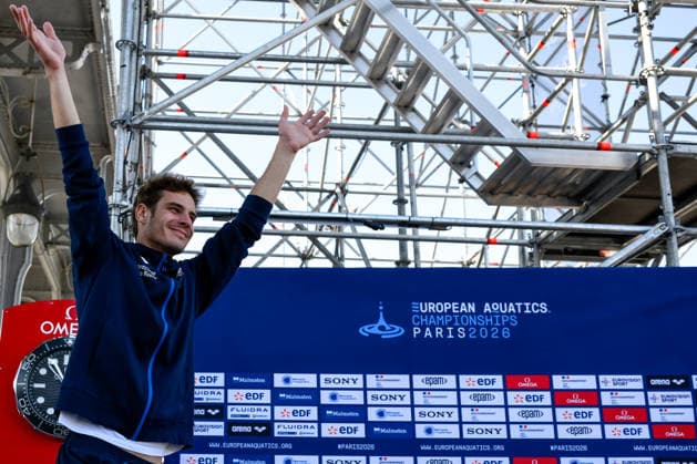 Andrea Barnaba of Italy prepares to compete in the high diving 20m Round 3-4 Men Final during the European Aquatics Championships at the River Seine in Paris (France), August 8, 2026. Andrea Staccioli