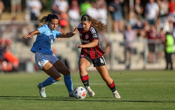 GER, Frankfurt, Eintracht Frankfurt vs. Malmö FF, UEFA Women s Champions League, Soccer, UEFA, 2026–2027 Season, Stadion am Brentanobad, Qualifying Round, Final (pictured, from left): Vesna Milivojevic (Malmö FF, No. 11), Noemi Ivelj, Eintracht Frankfurt Women, 4, tackle. DFB and DFL regulations prohibit any use of photographs as image sequences and or quasi-video. August 8, 2026 Copyright: HMBxMedia HendrikxHamelau