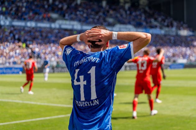 Game action, emotion, disappointment: Lance Duijvestijn of SV Darmstadt 98, 41, claps his hands together above his head; GER, SV Darmstadt 98 vs. Holstein Kiel, soccer, 2. Bundesliga, Matchday 1, 2026–2027 season, August 8, 2026, DFL regulations prohibit any use of photographs as image sequences and or quasi-video, GER, SV Darmstadt 98 vs. Holstein Kiel, soccer, 2. Bundesliga, Matchday 1, 2026–2027 season, August 8, 2026, Darmstadt Copyright: xEibner-Pressefoto J-NxGroemlingx EP_JGG