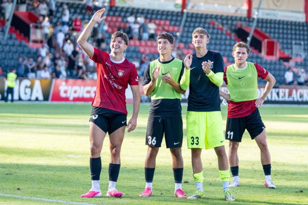 Antonis Aidonis (SG Sonnenhof Großaspach, 15), Mark Gashi (SG Sonnenhof Großaspach, 36), and Tim Schulz (SG Sonnenhof Großaspach, 33) celebrate the victory; SG Sonnenhof Großaspach vs. Fortuna Köln, soccer, 3rd Division, Matchday 1, August 8, 2026, DFB regulations prohibit any use of photographs as image sequences and or quasi-video. Aspach, Baden-Württemberg, Germany Copyright: xkolbert-press PhilipxZieglerx