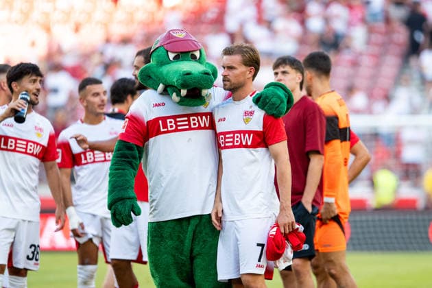 August 8, 2026, GER, Soccer, Men s, Friendly Match, 2026–2027 Season, VfB Stuttgart vs. Everton FC, Maximilian Mittelstädt (VfB Stuttgart), No. 7, with mascot Fritzle, Stuttgart MHP Arena, Baden-Württemberg, Germany Copyright: xNordphoto Memmlerx