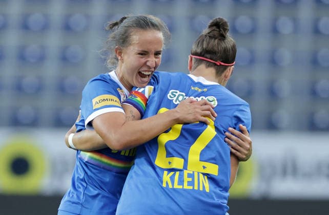 SOCCER - WCL, St.Poelten vs Sporting SANKT POELTEN,AUSTRIA,08.AUG.26 - SOCCER - UEFA Women s Champions League, qualification, SKN Sankt Poelten vs Sporting CP. Image shows the rejoicing of Fanny Vago and Jennifer Klein (St.Poelten).  GEPAxpictures xWalterxLuger