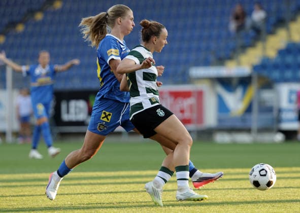 SOCCER - WCL, St.Poelten vs Sporting SANKT POELTEN,AUSTRIA,08.AUG.26 - SOCCER - UEFA Women s Champions League, qualification, SKN Sankt Poelten vs Sporting CP. Image shows Ludmila Matavkova (St.Poelten) and Agata Pimenta (Lissabon).  GEPAxpictures xWalterxLuger