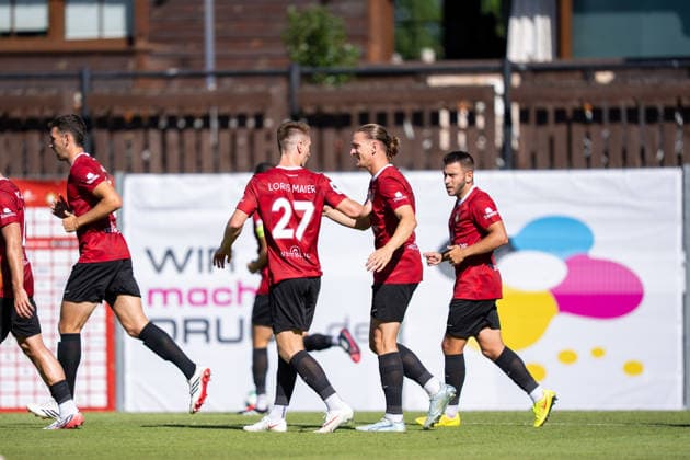 Collective goal celebration after Loris Maier s 1-0 goal; SG Sonnenhof Großaspach, 27; SG Sonnenhof Großaspach vs. Fortuna Köln; Soccer; 3rd Division; Matchday 1; August 8, 2026; DFB regulations prohibit any use of photographs as image sequences and or quasi-video. Aspach, Baden-Württemberg, Germany Copyright: xkolbert-press PhilipxZieglerx