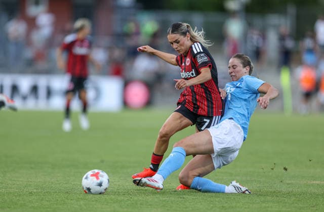 GER, Frankfurt, Eintracht Frankfurt vs. Malmö FF, UEFA Women s Champions League, Soccer, UEFA, 2026–2027 Season, Stadion am Brentanobad, Qualifying Round, Final (pictured, from left: Ereleta Memeti, Eintracht Frankfurt Women s Team No. 7), Courtney Nevin, Malmö FF 18, Battle for the ball. DFB and DFL regulations prohibit any use of photographs as image sequences and or quasi-video. August 8, 2026 Copyright: HMBxMedia HendrikxHamelau