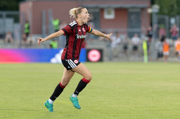 Eintracht Frankfurt vs. Malmö FF, UEFA Women s Champions League: Laura Freigang of Eintracht Frankfurt (No. 10) celebrates after scoring the goal that made the score 2–0 in the UEFA Women s Champions League match between Eintracht Frankfurt and Malmö FF on August 8, 2026, at the Stadion am Brentanobad in Frankfurt am Main, Frankfurt am Main, Hesse, Germany; Stadion am Brentanobad