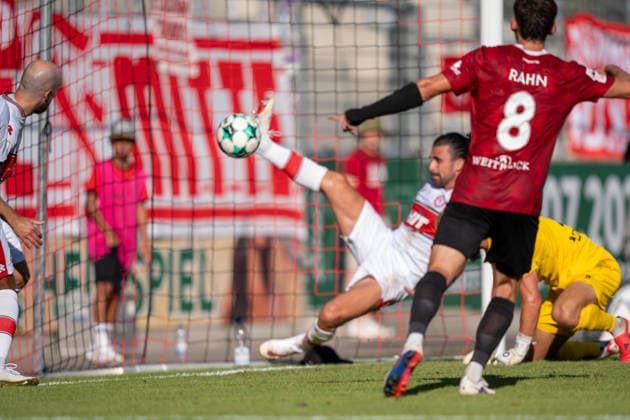 David Haider, Fortuna Cologne, 15, clears the ball off the line, SG Sonnenhof Großaspach vs. Fortuna Cologne, Soccer, 3rd Division, Matchday 1, August 8, 2026, DFB regulations prohibit any use of photographs as image sequences and or quasi-video. Aspach, Baden-Württemberg, Germany Copyright: xkolbert-press PhilipxZieglerx
