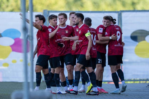 Collective goal celebration after Loris Maier s 1-0 goal; SG Sonnenhof Großaspach, 27; SG Sonnenhof Großaspach vs. Fortuna Köln; soccer; 3rd Division; Matchday 1; August 8, 2026; DFB regulations prohibit any use of photographs as image sequences and or quasi-video. Aspach, Baden-Württemberg, Germany Copyright: xkolbert-press PhilipxZieglerx