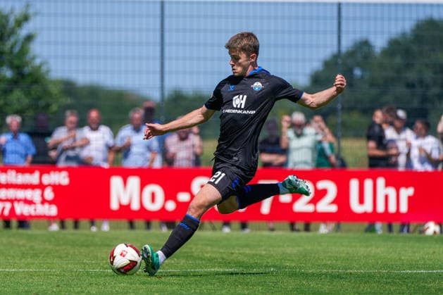 Jano ter Horst, SC Paderborn 07, 21, German Soccer, 2026–27 Season, first friendly match of the day, August 8, 2026, Werder Bremen vs. SC Paderborn 07, Stadion am Oyther Berg, Oythe, Vechta, Lower Saxony Copyright: xLeonxFrickx