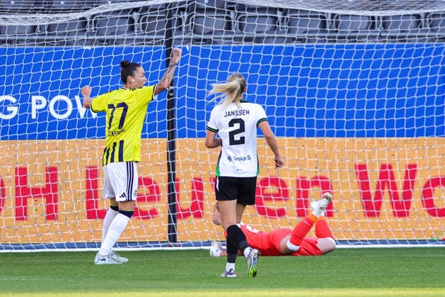 260808 UWCL OH Leuven vs Fenerbahce Fenerbahce players celebrating the goal of Konya Plummer (2) of Fenerbahce (0-1) during a female soccer game between OH Leuven (BEL) and Fenerbahce (TUR) Final of second qualifying round of UEFA Champions League Mini Tournament 5, on Saturday 8 August 2026 in LEUVEN , BELGIUM . PHOTO SPORTPIX Sevil Oktem LEUVEN DEN DREEF BELGIUM  Copyright: xSportpix.bex xSevilxOktemxSevilxOktemx