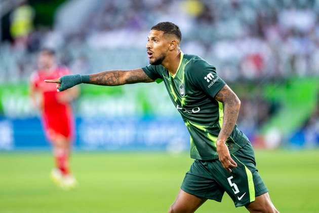 August 8, 2026 Soccer, 2. Bundesliga: VfL Wolfsburg vs. 1. FC Kaiserslautern, Matchday 1 at the Volkswagen Arena Vinicius Souza of VfL Wolfsburg reacts IMPORTANT NOTICE: In accordance with the guidelines of the DFL and the DFB, it is prohibited to use or allow the use of photographs taken in the stadium and or during the match in the form of sequential images and or video-like photo sequences Copyright: xDavidxInderliedx