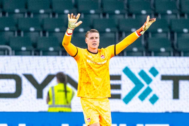 August 8, 2026 Soccer, 2. Bundesliga: VfL Wolfsburg vs. 1. FC Kaiserslautern, Matchday 1 at the Volkswagen Arena; Goalkeeper Julian Krahl, 1. FC Kaiserslautern IMPORTANT NOTICE: In accordance with the guidelines of the DFL and the DFB, it is prohibited to use or allow the use of photographs taken in the stadium and or during the match in the form of sequential images and or video-like photo sequences Copyright: xDavidxInderliedx