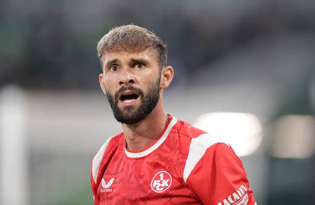 Simon Asta, 1. FC Kaiserslautern Soccer, Men s Team, 2026–2027 Season, 2. Bundesliga, Volkswagen Arena, VfL Wolfsburg vs. 1 FC Kaiserslautern DFL REGULATIONS PROHIBIT ANY USE OF PHOTOGRAPHS AS IMAGE SEQUENCES AND OR QUASI-VIDEO
