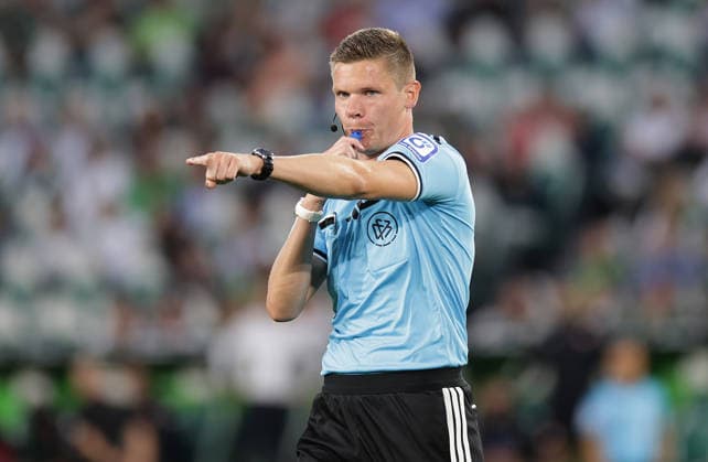 Referee Dr. Florian Exner, Men s Soccer, 2026–2027 Season, 2nd Division, Volkswagen Arena, VfL Wolfsburg vs. 1. FC Kaiserslautern DFL REGULATIONS PROHIBIT ANY USE OF PHOTOGRAPHS AS IMAGE SEQUENCES AND OR QUASI-VIDEO