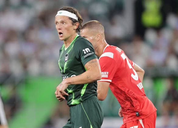 Fabian Reese, VfL Wolfsburg; Jan Elvedi, 1. FC Kaiserslautern; Soccer, Men s, 2026–2027 Season, 2. Bundesliga, Volkswagen Arena, VfL Wolfsburg vs. 1. FC Kaiserslautern DFL REGULATIONS PROHIBIT ANY USE OF PHOTOGRAPHS AS IMAGE SEQUENCES AND OR QUASI-VIDEO