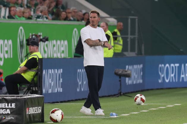 August 8, 2026, xgox, Soccer, 2. Bundesliga, VfL Wolfsburg 1 FC Kaiserslautern v l Tobias Strobl Wolfsburg, coach gives instructions, gesticulates with his arms, gesticulate, gives instructions DFL DFB REGULATIONS PROHIBIT ANY USE OF PHOTOGRAPHS as IMAGE SEQUENCES and or QUASI-VIDEO Wolfsburg