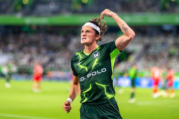 August 8, 2026 Soccer, 2. Bundesliga: VfL Wolfsburg vs. 1. FC Kaiserslautern, Matchday 1 at the Volkswagen Arena. Fabian Reese of VfL Wolfsburg cheers on the fans. IMPORTANT NOTICE: In accordance with DFL and DFB regulations, it is prohibited to use or allow the use of photographs taken in the stadium and or during the game in the form of sequential images and or video-like photo sequences Copyright: xDavidxInderliedx