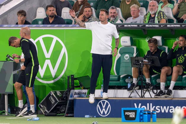 August 8, 2026 Soccer, 2. Bundesliga: VfL Wolfsburg vs. 1. FC Kaiserslautern, Matchday 1 at the Volkswagen Arena. Coach Tobias Strobl, VfL Wolfsburg, responds. IMPORTANT NOTICE: In accordance with DFL and DFB regulations, it is prohibited to use or allow the use of photographs taken in the stadium and or during the match in the form of sequential images and or video-like photo sequences Copyright: xDavidxInderliedx