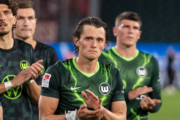 German Soccer 2. Bundesliga, Matchday 1, 2026–2027, VfL Wolfsburg vs. FC Kaiserslautern on August 8, 2026, at the Volkswagen Arena in Wolfsburg; Fabian Reese of VfL Wolfsburg, 11 minutes after the final whistle—facial expression, facial gestures, emotions—Volkswagen Arena, Wolfsburg, Germany Copyright: xSvenxHeidmannx