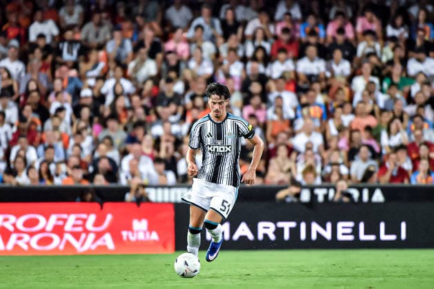 ESP Valencia CF vs. Newcastle CF, 2026–2027 Preseason Match: Leo Shahar of Newcastle during the preseason match between Valencia CF and Newcastle, played at Estadio Mestalla in Valencia on August 8, 2026. Valencia, Spain. Valencia, Spain. Soccer Copyright: xLeopoldxSoglox