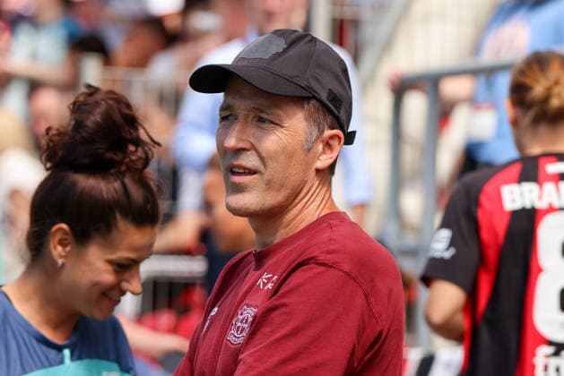 Leverkusen, Germany, August 8, 2026 Season Opener: Friendly Match—Bayer Leverkusen Women vs. Feyenoord Rotterdam Women Pictured: Head Coach Roberto Pätzold, Leverkusen Copyright: HMBxMedia MadeleinexFantini
