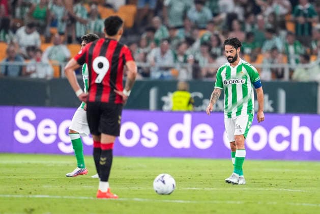August 8, 2026, Sevilla, Sevilla, Spain: Francisco Isco Alarcon of Real Betis looks on during the friendly match football match played between Real Betis and AFC Bournemouth at La Cartuja stadium on August 8, 2026, in Sevilla, Spain. Real Betis V AFC Bournemouth - Friendly Match  - ZUMAa181 20260808_zaa_a181_079 Copyright: xJoaquinxCorcherox