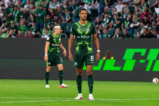 New Teammates in Wolfsburg: Robert Glatzel (VFL Wolfsburg), 19, and Fabian Reese (VFL Wolfsburg), 11, August 8, 2026, VFL Wolfsburg vs. 1. FC Kaiserslautern, Soccer, 2. Bundesliga, Volkswagen Arena, Wolfsburg DFL regulations prohibit any use of photographs as image sequences and or quasi-video Copyright: HMBxMedia xFinnxWeidmann