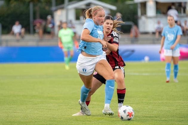 August 8, 2026, xhfmx, Soccer UEFA WCLQ, Eintracht Frankfurt vs. Malmö FF, Noemi Ivelj of Eintracht Frankfurt, No. 4 in a tackle with an opponent. DFL and DFB regulations prohibit any use of photographs as image sequences and or quasi-video. Frankfurt
