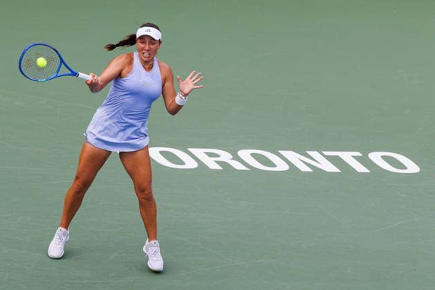 August 8, 2026, Toronto, On, Canada: Jessica Pegula of the United States returns the ball from Diana Shnaider during round of 16 National Bank Open tennis action in Toronto, on Saturday, Aug. 8, 2026. Canada News - August 8, 2026  - ZUMAc35_ 20260808_zaf_c35_075 Copyright: xKeitoxNewmanx
