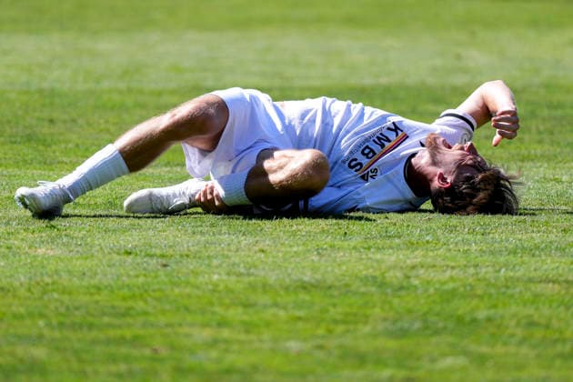 Tim Korzuschek (SVS), 18, is lying on the field, in pain after a foul, injured, injury, sidelined, action, play, game scene, August 8, 2026, Sandhausen, Germany, soccer, Regionalliga Southwest, SV Sandhausen vs. TSV Steinbach Haiger xozx