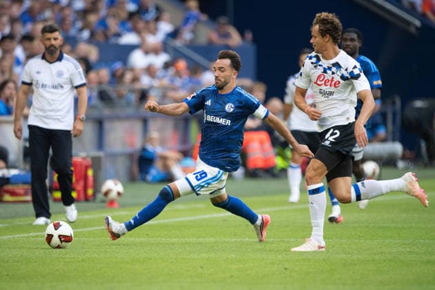 Kenan KARAMAN (GE) vs. Giorgio SCALVINI (AB) – Action, Tackle, Soccer Friendly Match: FC Schalke 04 vs. Atalanta Bergamo 0–3 on August 8, 2026, at the Veltins Arena in Gelsenkirchen, Germany. DFL regulations prohibit any use of photographs as image sequences and or quasi-video.