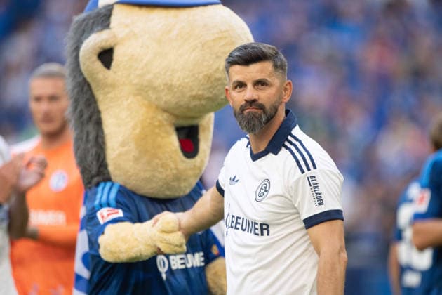 After the game, the Schalke players head over to their fans, Coach Miron MUSLIC GE and mascot ERWIN GE at the FC Schalke 04 vs. Atalanta Bergamo 0–3 friendly soccer match on August 8, 2026, at the Veltins Arena in Gelsenkirchen, Germany. DFL regulations prohibit any use of photographs as image sequences and or quasi-video.