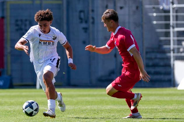 v li Yanis Outman SVS, 17, Lukas Näpflein Steinbach, 6, tackle, game scene, duel, tackle, tackling, dynamics, action, 08 08 2026, Sandhausen, Germany, soccer, Regionalliga Südwest, SV Sandhausen vs. TSV Steinbach Haiger xozx
